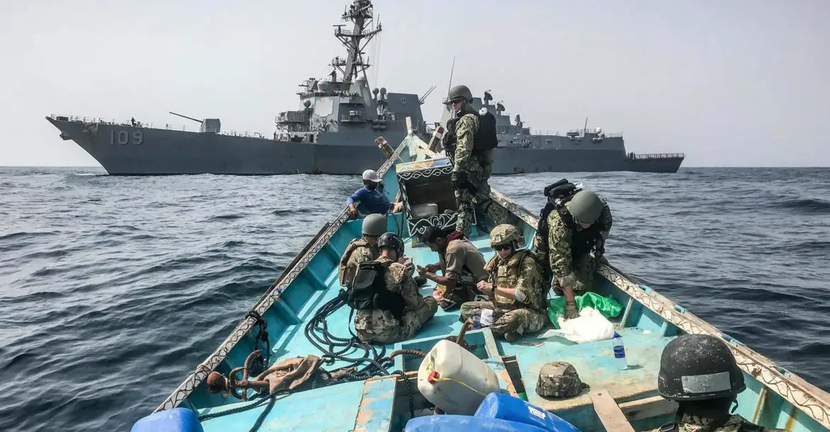 La Armada de los Estados Unidos toma armas de Yemem