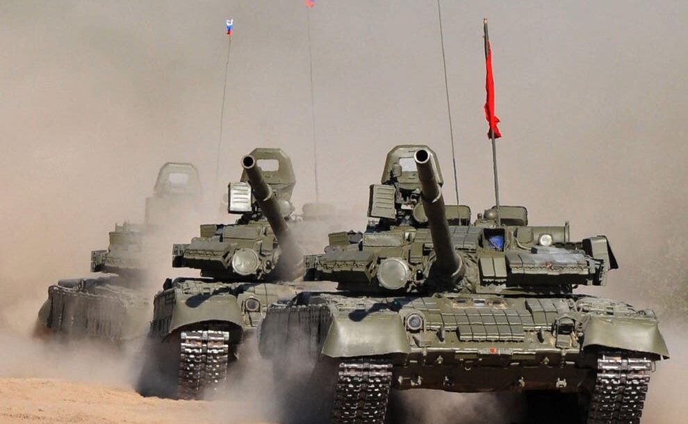 T-80 battle tanks