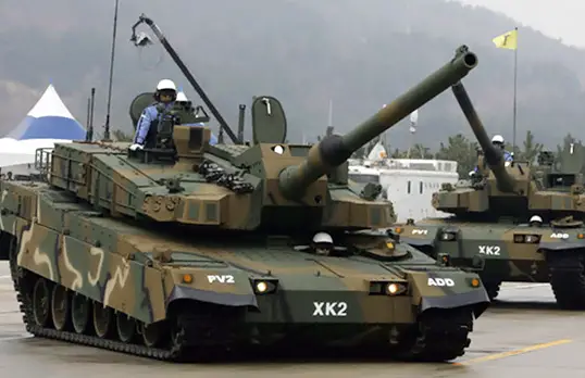 Poland Receives First Korean Battle Tanks, Howitzers