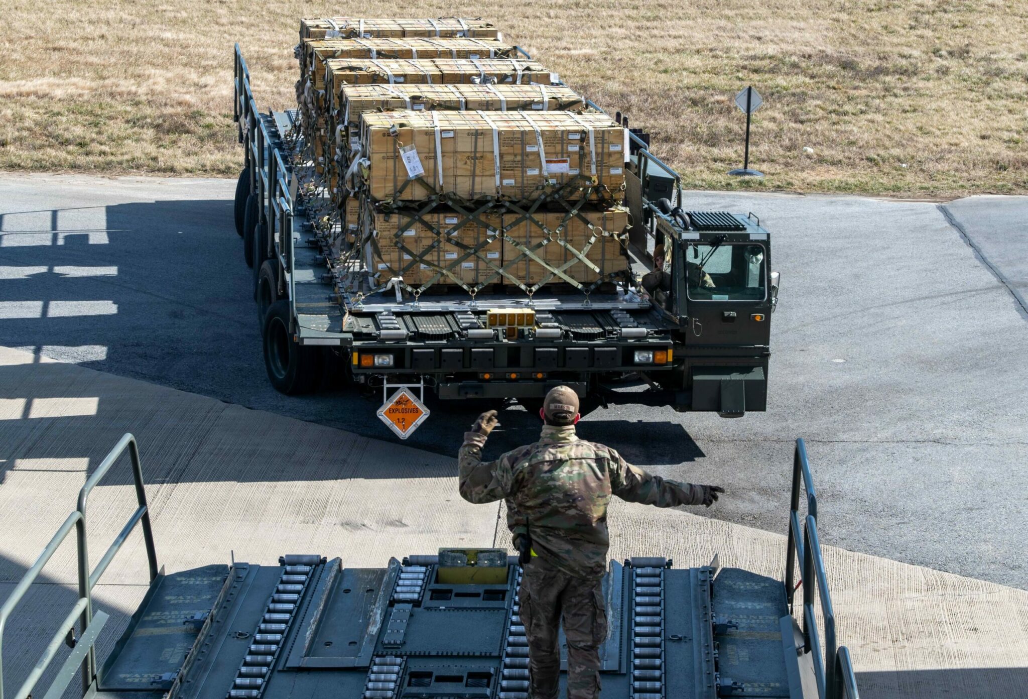 Pentagon ‘No Clear Guidance’ for Tracking Weapons Deliveries to Ukraine ...