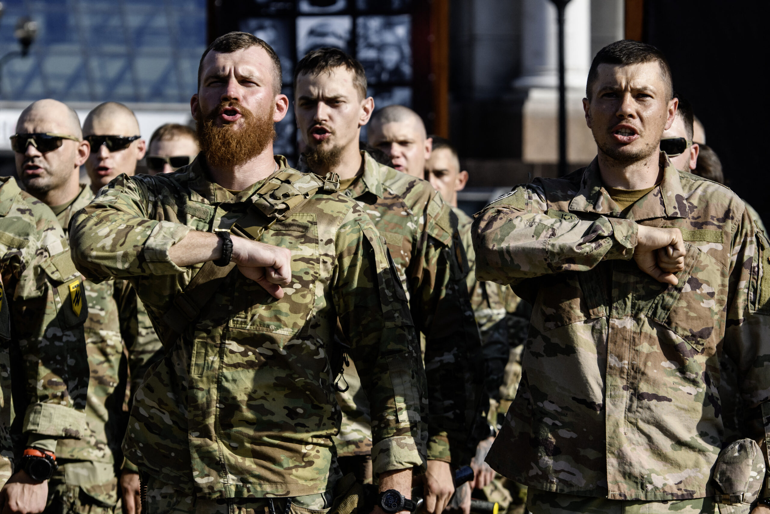 Ukrainian servicemen