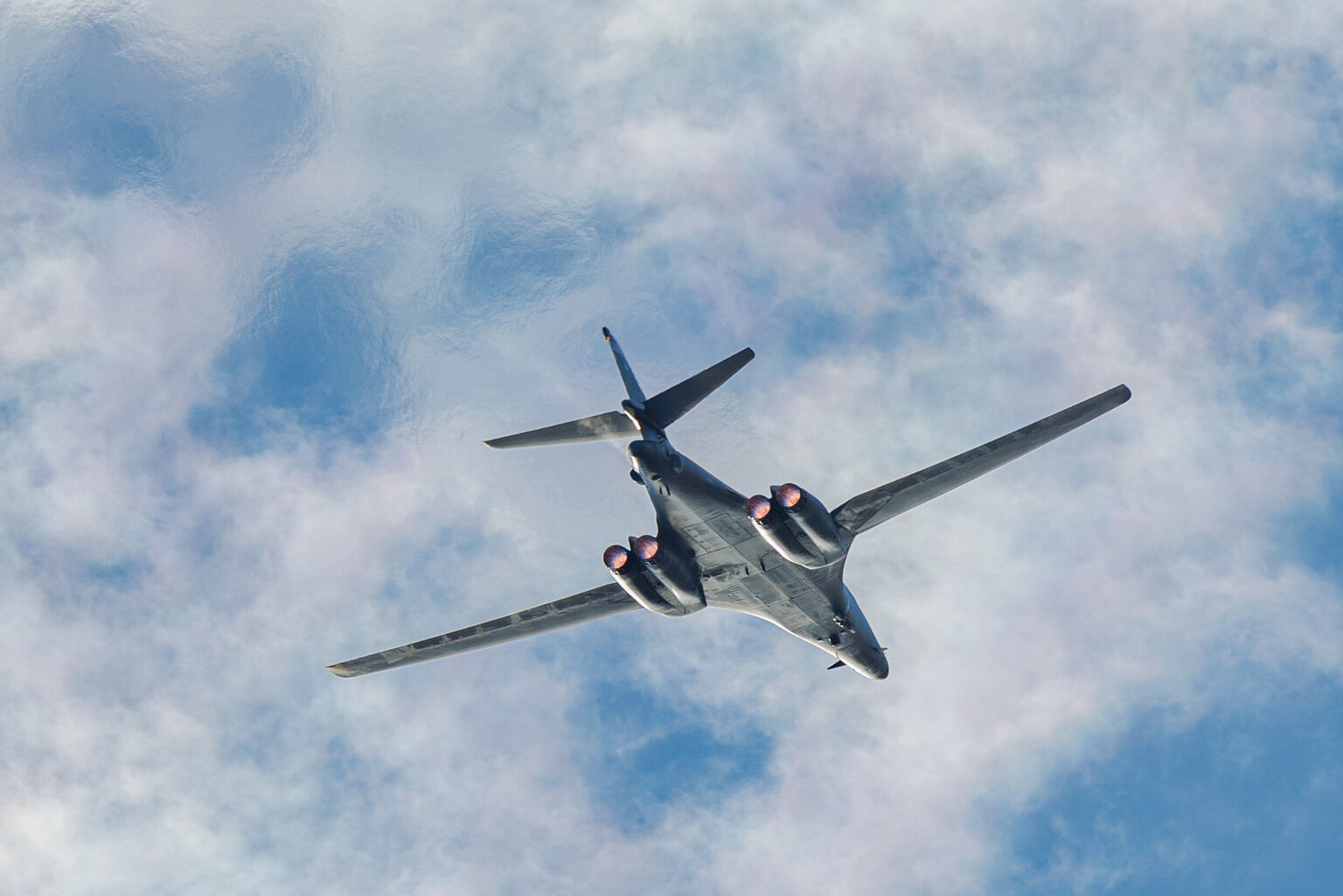 US Air Force Tests Boeing Modular Weapons Pylon On B-1