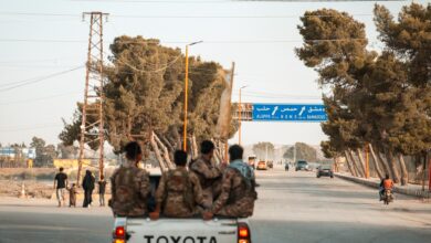 In the autonomous region of north-east Syria under the authority of the Arab-Kurdish coalition, the Syrian regime still holds a few rare positions.