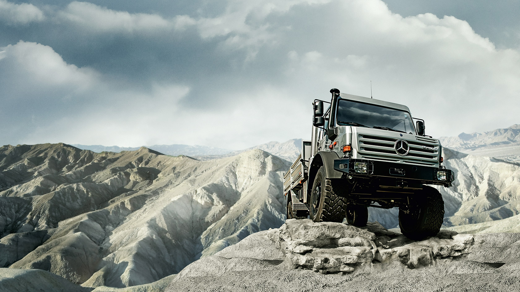 Unimog U5000 truck