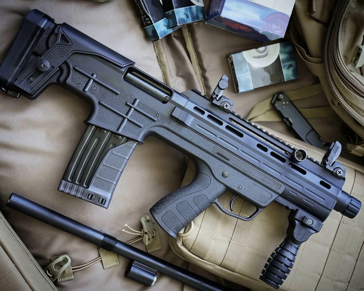 Safari HG-105M semi-automatic shotgun