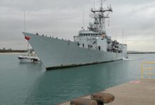 The Spanish frigate "Numancia" returned to Rota Naval Base after completing a five-month deployment in the Indian Ocean as part of EU-led Operation Atalanta.