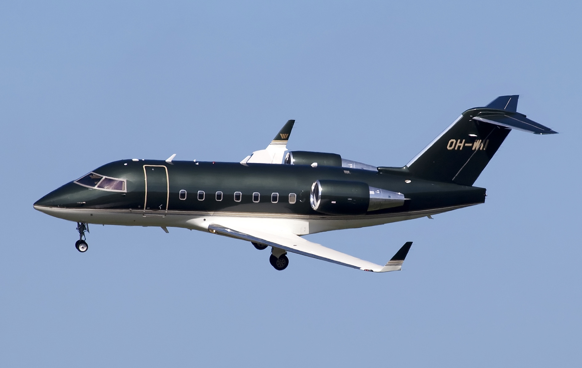 Bombardier Challenger 604 aircraft