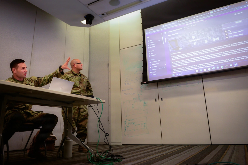US Army personnel teach the Maven Smart System at the National Guard Bureau in Arlington, Virginia, on Feb. 20, 2026. Photo: Master Sgt. Whitney Hughes/DVIDS