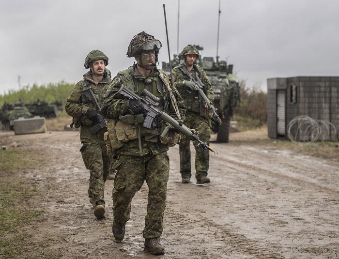 Canadian Army soldiers conduct stability operations during Exercise MAPLE RESOLVE 19 in Wainwright, Alberta, on May 15, 2019. Photo: Department of National Defence