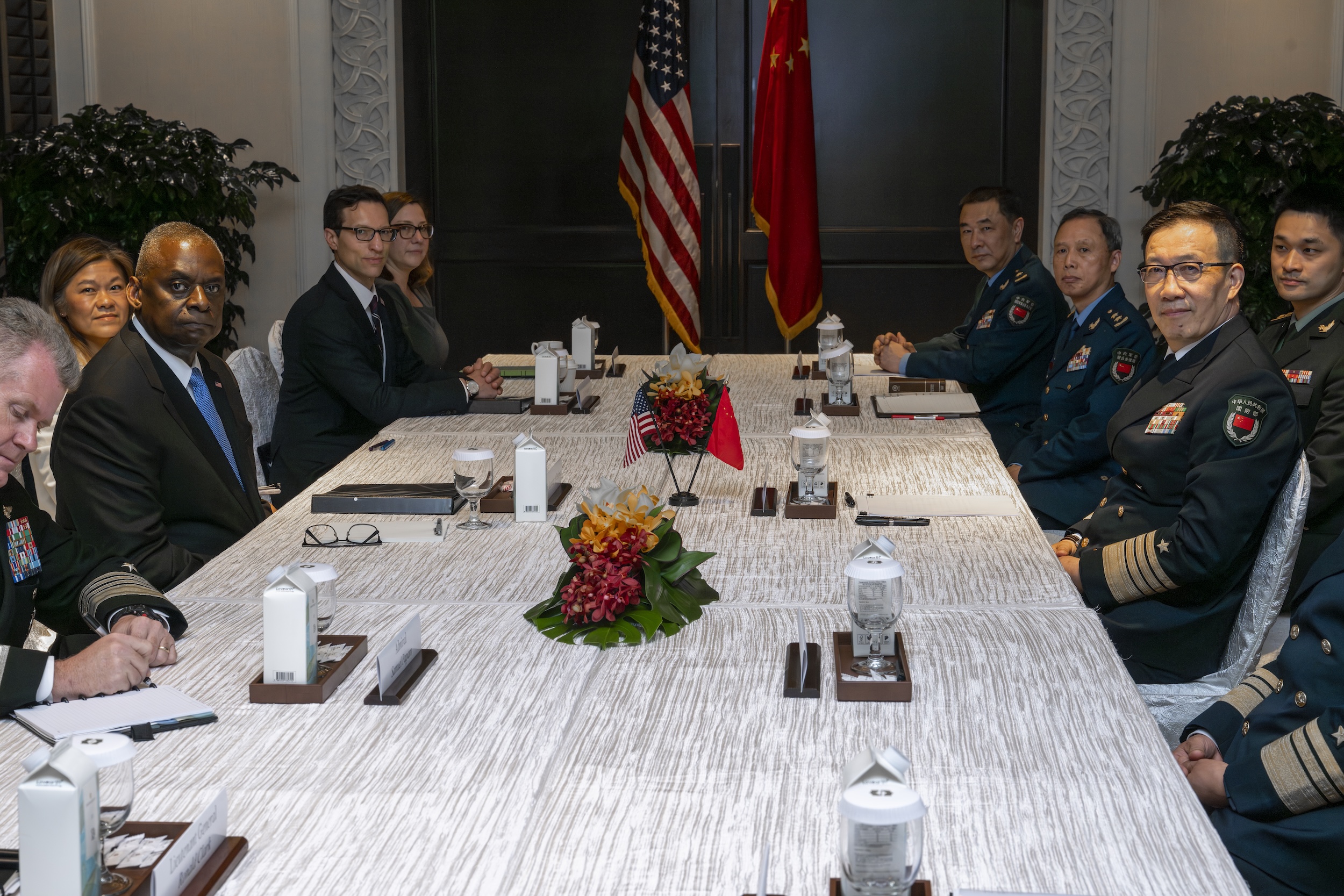 US Secretary of Defense Lloyd J. Austin III greets Chinese Defense Minister Adm. Dong Jun ahead of bilateral meetings in Singapore on May 31, 2024. Photo: Chad J. McNeeley/Wikimedia Commons