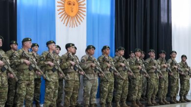 Soldiers carrying ARAD modular assault rifles