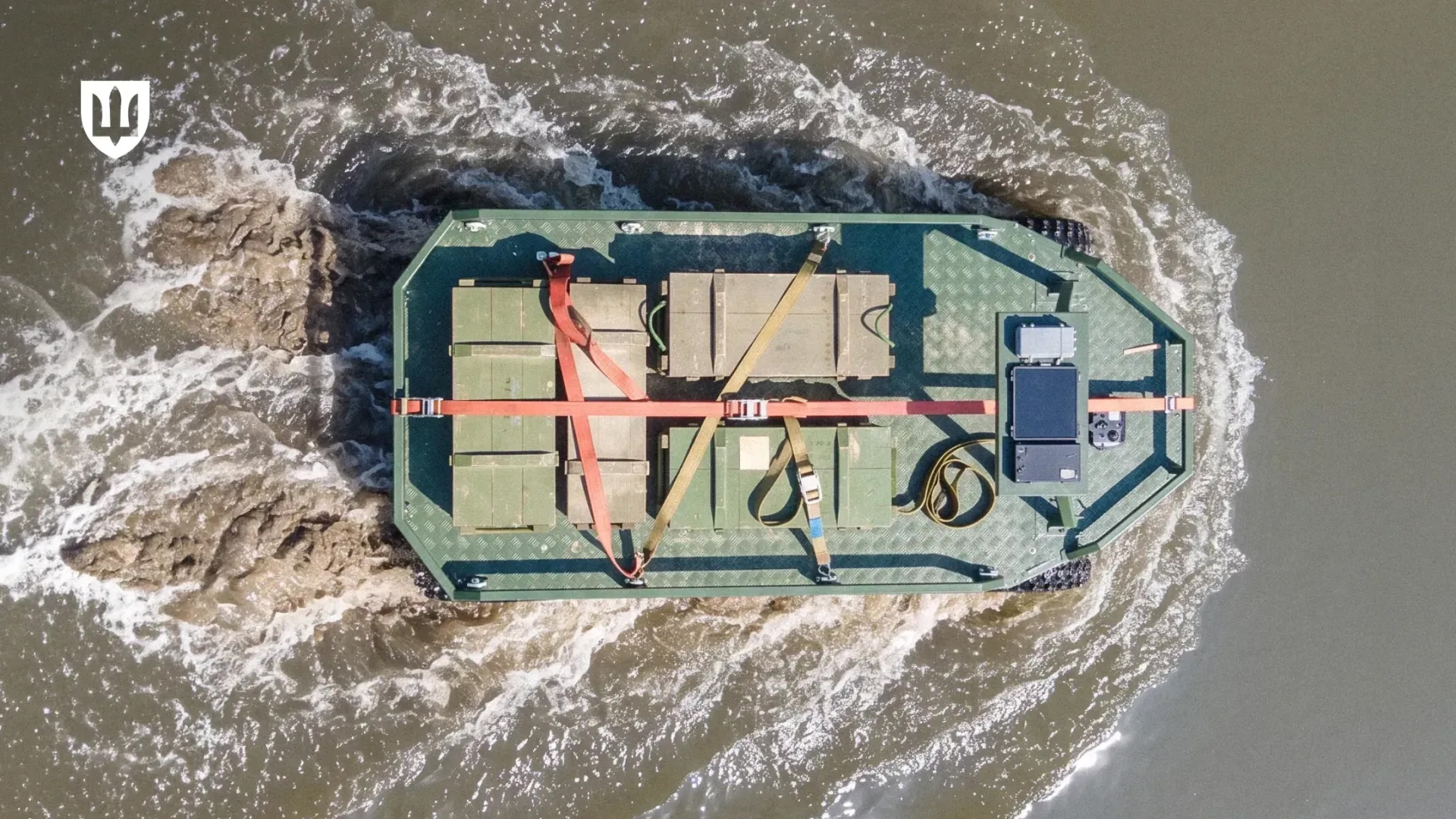 Ukraines uses its amphibious ground vehicle in a mission.